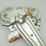 Suzuki Swift Mk1 SX4 Aizmugurējā loga regulators labais 83510-62J00
