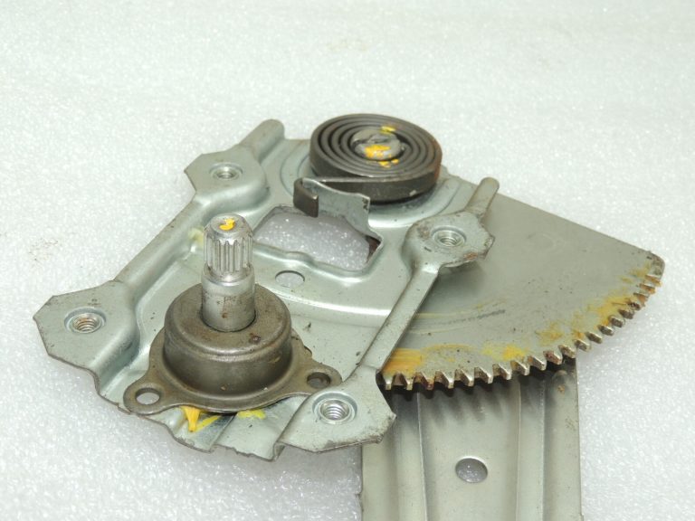 Suzuki Swift Mk1 SX4 aizmugurējais kreisais loga regulators 83540-62J00