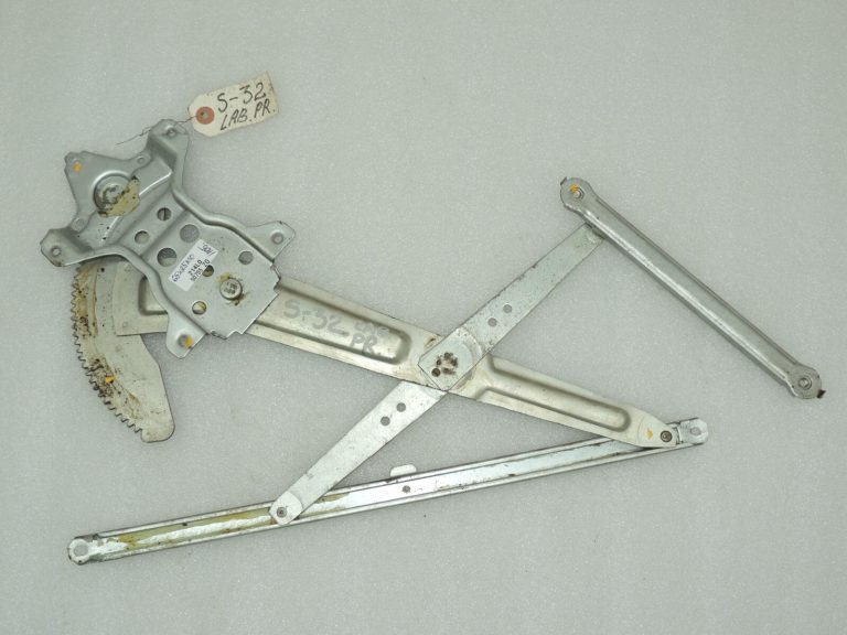 Suzuki SX4 Mk2 Logu regulators bez motora Priekšējais labais 83410-79J11
