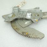 Suzuki SX4 Mk2 Logu regulators bez motora Priekšējais labais 83410-79J11