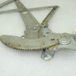 Suzuki SX4 Mk2 Logu regulators bez motora Priekšējais labais 83410-79J11