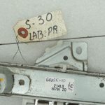 Suzuki Grand Vitara Mk3 Logu regulatora motors priekšējais labais 83401-65J00