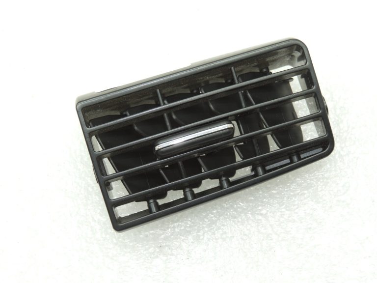 OEM Suzuki Jimny gaisa ventilācijas atveres paneļa centrālā daļa labajā pusē, hromēta 7361159J00C48