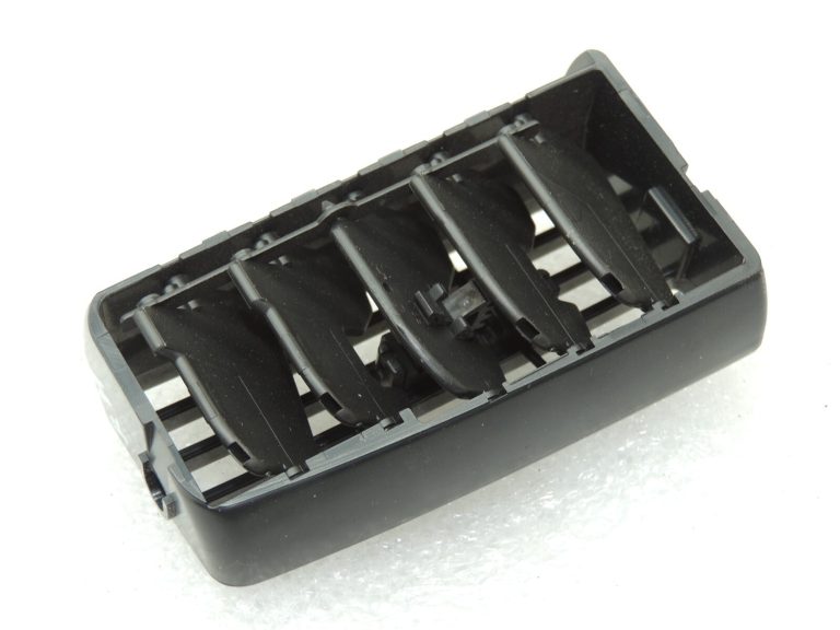 OEM Suzuki Jimny gaisa ventilācijas atveres paneļa centrālā daļa labajā pusē, hromēta 7361159J00C48