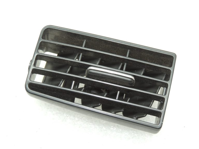 OEM Suzuki Jimny ventilācijas ventilācijas centrālā kreisā paneļa hromēta 7362159J00C48