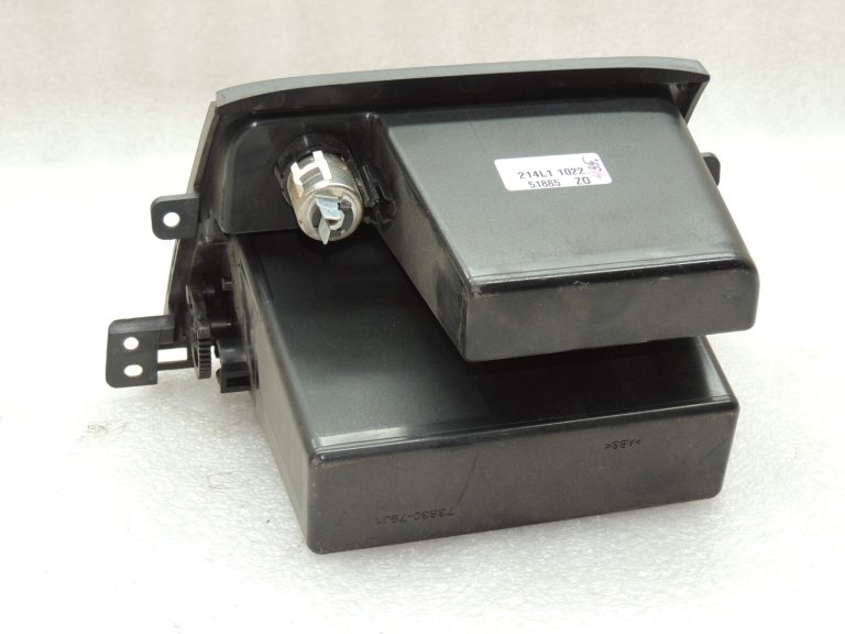 OEM Suzuki SX4 instrumentu paneļa pelnu trauks 7383079J105PK