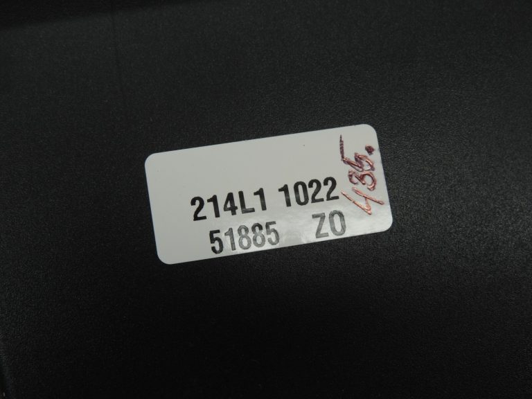 OEM Suzuki SX4 instrumentu paneļa pelnu trauks 7383079J105PK