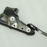 OEM Opel Meriva B priekšējā pārsega eņģes kreisā GBG safīra melna 13269758