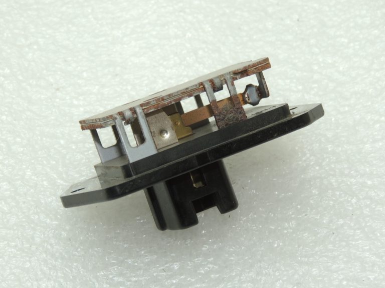 Oriģināls Suzuki SX4 I ventilatora rezistors 741405858J00