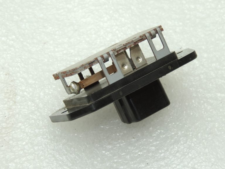 Oriģināls Suzuki SX4 I ventilatora rezistors 741405858J00