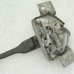 Suzuki Jimny III motora pārsega slēdzene 82110-81A13