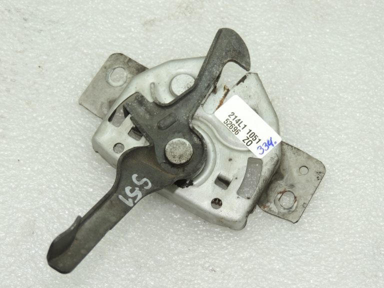 Suzuki Jimny III motora pārsega slēdzene 82110-81A13