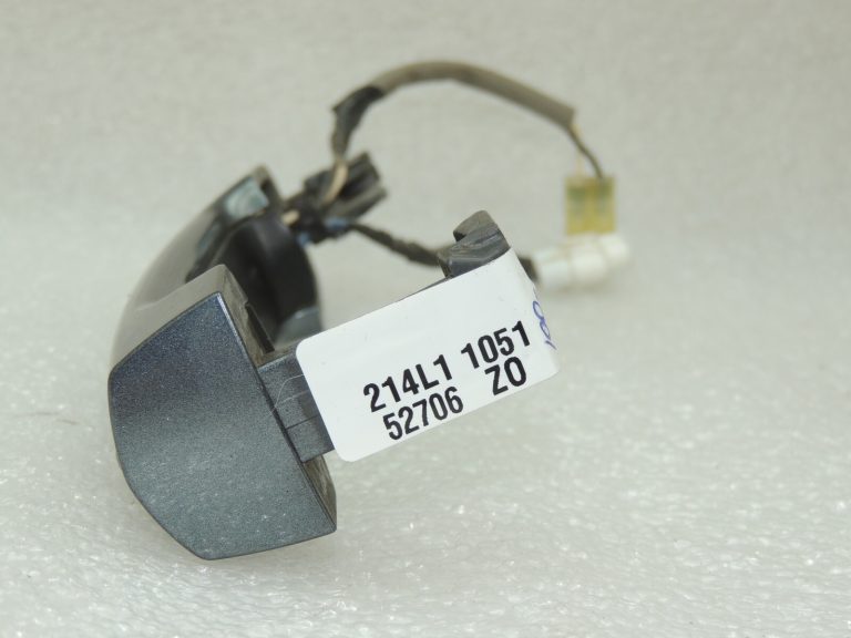 Suzuki Grand Vitara III ārējā bagāžnieka durvju rokturis bez atslēgas pelēks 82810-63821-ZDL