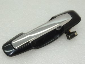 Suzuki Grand Vitara II Ārējais labās puses durvju rokturis hroms/melns 8281052D10GZ9