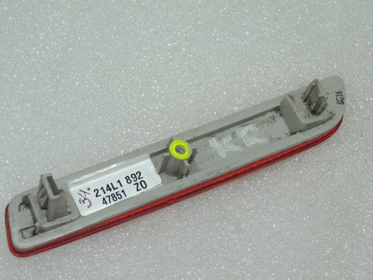 OEM Suzuki SX4 aizmugurējais kreisais atstarotājs 3597079J02, 3597079J01