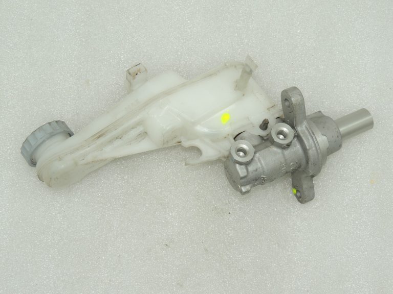 OEM Suzuki SX4 bremžu galvenais cilindrs 51100-79J00