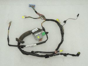 Suzuki SX4 Priekšējo durvju instalācija priekšējā kreisā 3675679JA1