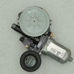 Suzuki Swift Mk1 dzinēja logu regulators priekšējais kreisais 83440-63J50