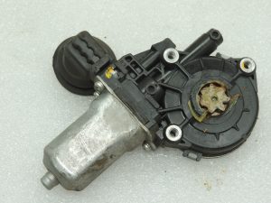 Suzuki Swift Mk1 dzinēja logu regulators priekšējais labais 83410-63J50