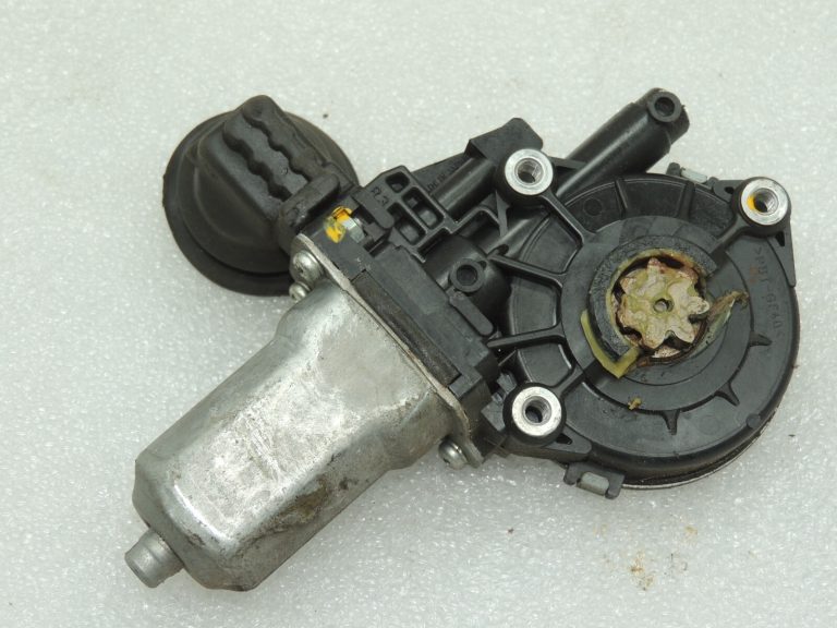 Suzuki Swift Mk1 dzinēja logu regulators priekšējais labais 83410-63J50