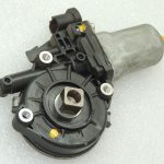 Suzuki Grand Vitara Mk3 aizmugurējā loga motors pa labi 83501-65J00