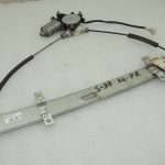 Suzuki Grand Vitara Mk2 Logu regulatora motors priekšējais kreisais 83402-65D10