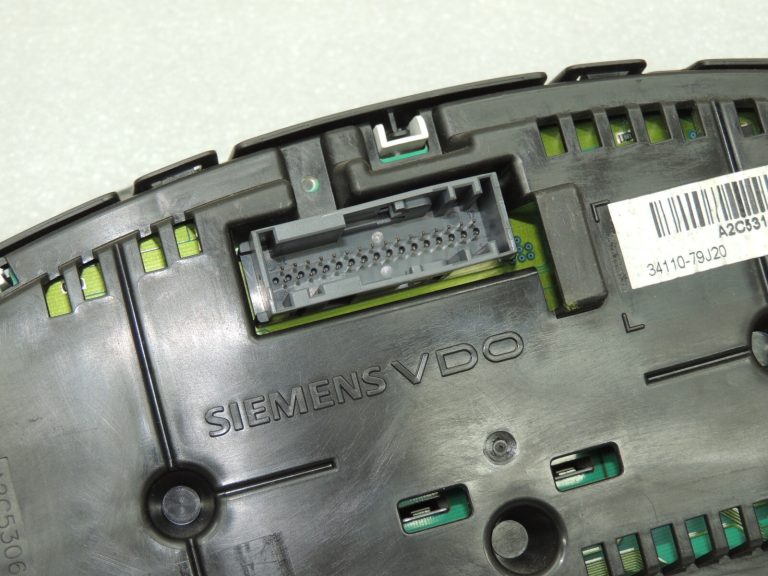 Suzuki SX4 benzīna instrumentu klasteris km/h 134453Tkm 34100-79JA1