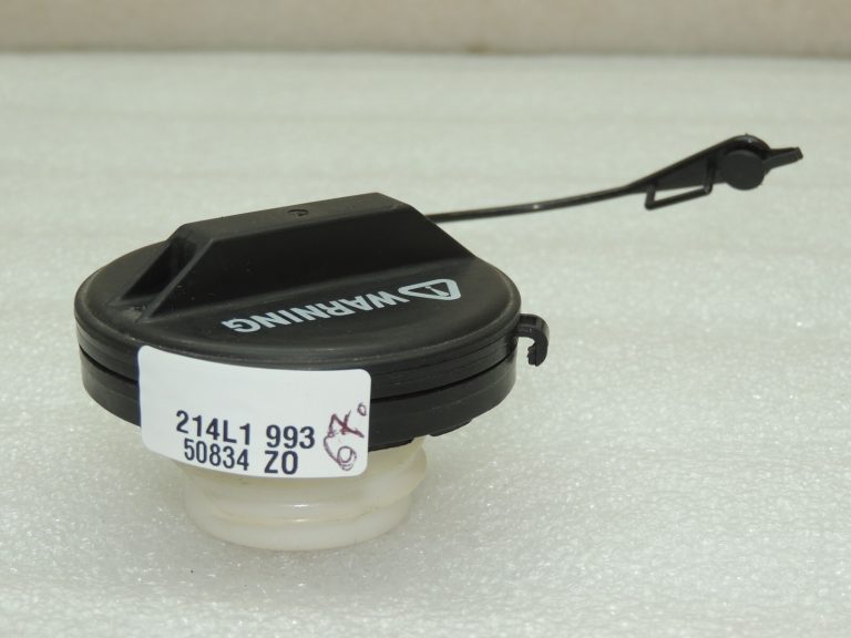 Suzuki Sx4 degvielas uzpildes vāciņš 89260-77K01