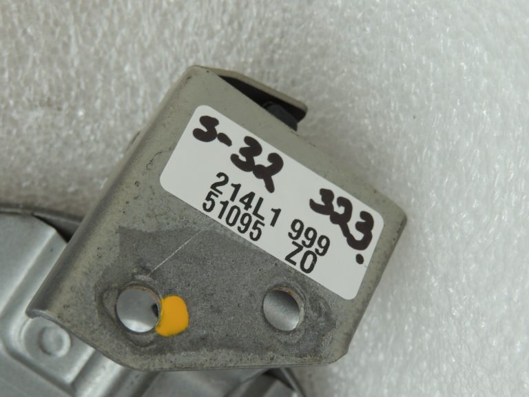 Suzuki SX4 degvielas uzpildes vāks sudraba metāliski pelēks 6485079J00