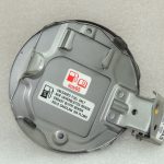 Suzuki SX4 degvielas uzpildes vāks sudraba metāliski pelēks 6485079J00