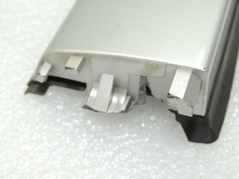 OEM Suzuki Grand Vitara III pārsegs jumta margas priekšējais kreisais 78220-65J00-Z2S