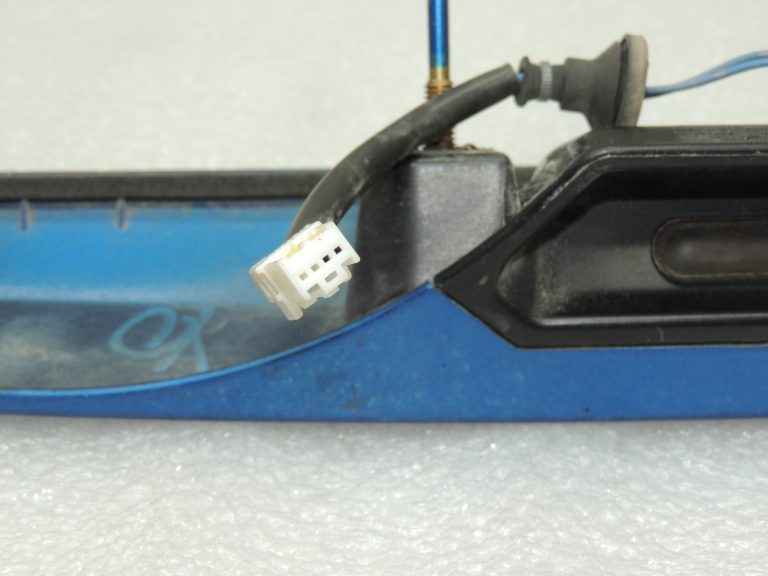 OEM Suzuki SX4 aizmugurējo durvju apdare ZCG Kasimir Blue ar slēdzi