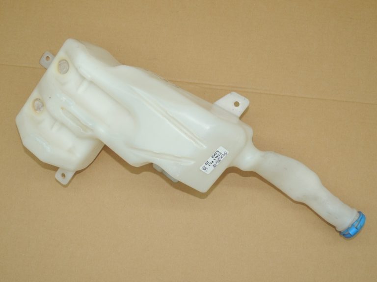 Suzuki SX4 tīrītāja ūdens tvertne 3845079J11