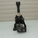 Suzuki Swift Mk1 oriģinālā pārnesumu pārslēgšanas svira 5 ātrumu 28100-63JA0