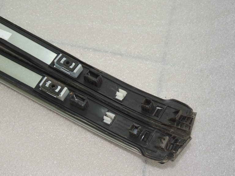 Suzuki Vitara Mk4 jumta sliedes komplekts sudraba 78210-54P10-PNG 78220-54P10-PNG
