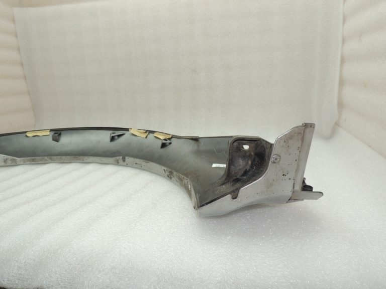 Suzuki Jimny MK3 Splash aizsargs priekšējais labais 77530-81A00-Z2S