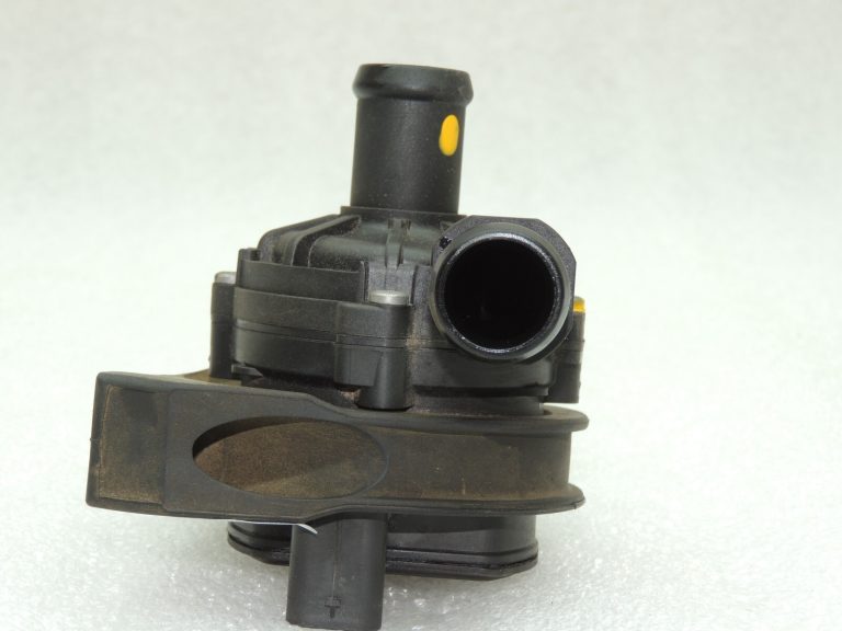 OEM Seat Cupra Leon KL8 1.5TSIC dzesēšanas šķidruma sūknis ūdens sūknis 5Q0965567N