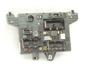 OEM Opel Zafira C vadības bloka drošinātāju kārba 20957185