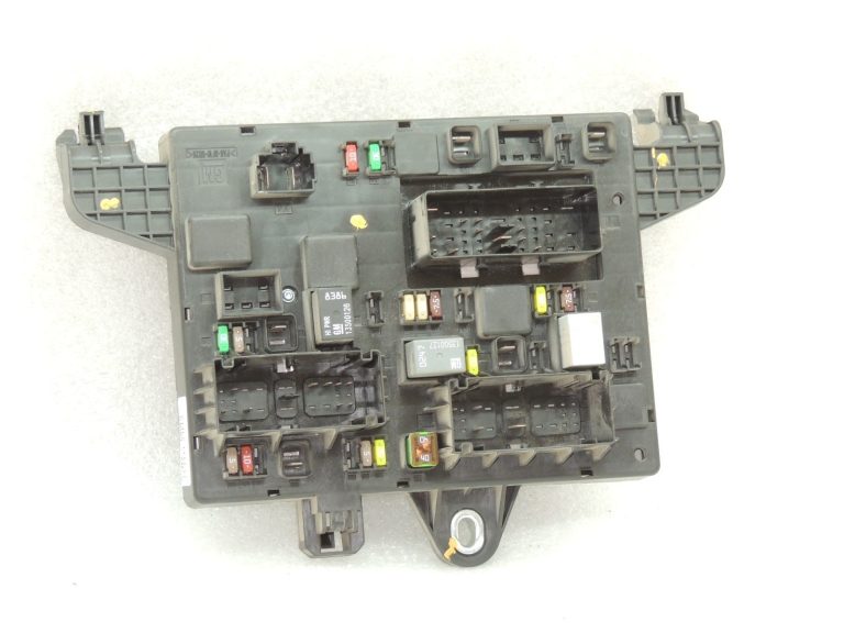 OEM Opel Zafira C vadības bloka drošinātāju kārba 20957185