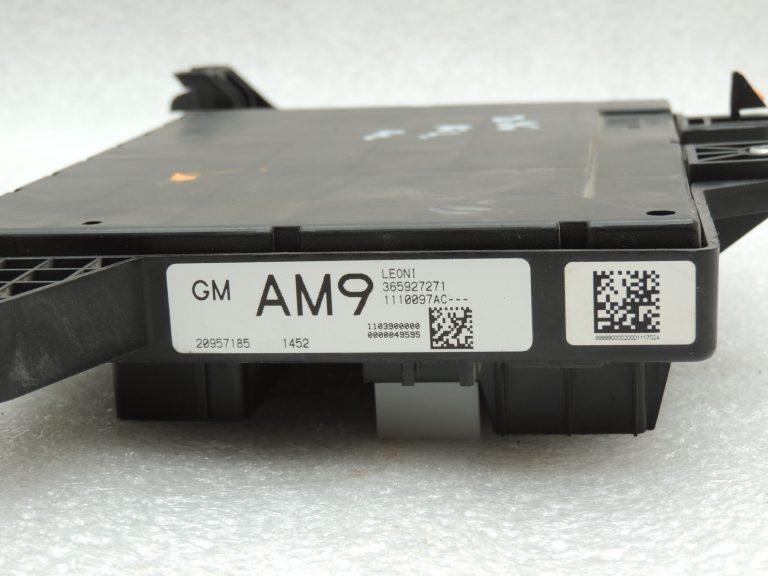 OEM Opel Zafira C vadības bloka drošinātāju kārba 20957185