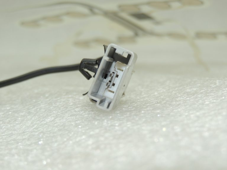 OEM Opel Zafira C drošības jostu brīdinājuma sensors 13367925