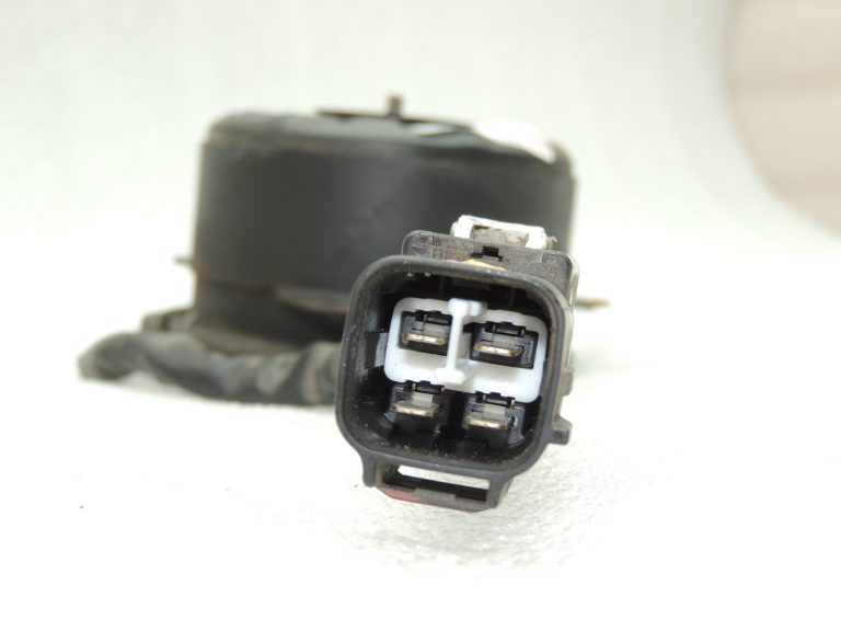 OEM Suzuki SX4 1.9DDiS motora dzesēšanas ventilatora motors 1712079J50