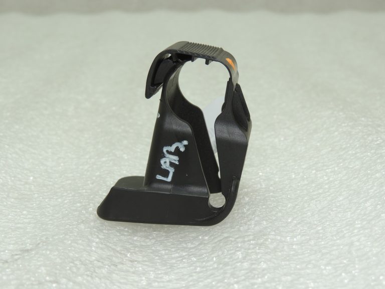 OEM Opel Zafira C ISOFIX panelis / pārsegs – bērnu sēdeklīša stiprinājums pa labi