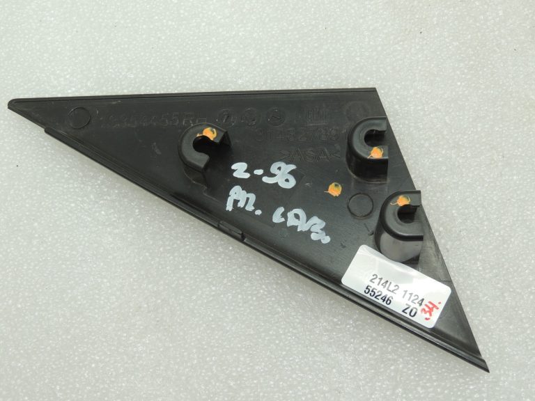 Opel Zafira C Priekšējais labās puses durvju loga rāmja vāks 13354455