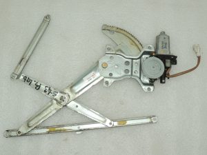OEM Suzuki Jimny 2003 Logu regulators ar motoru Priekšējais labais 8340181A10