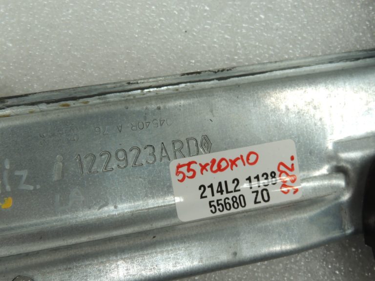 OEM Renault Espace V JFC Aizmugurējā stikla regulators pa labi 827204540R