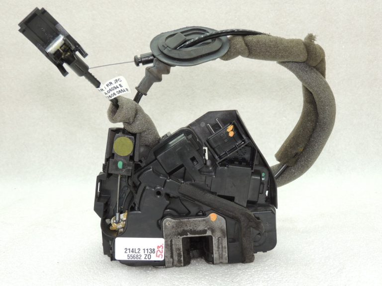 OEM Renault Espace V JFC aizmugurējā labās puses durvju slēdzene 825021381R