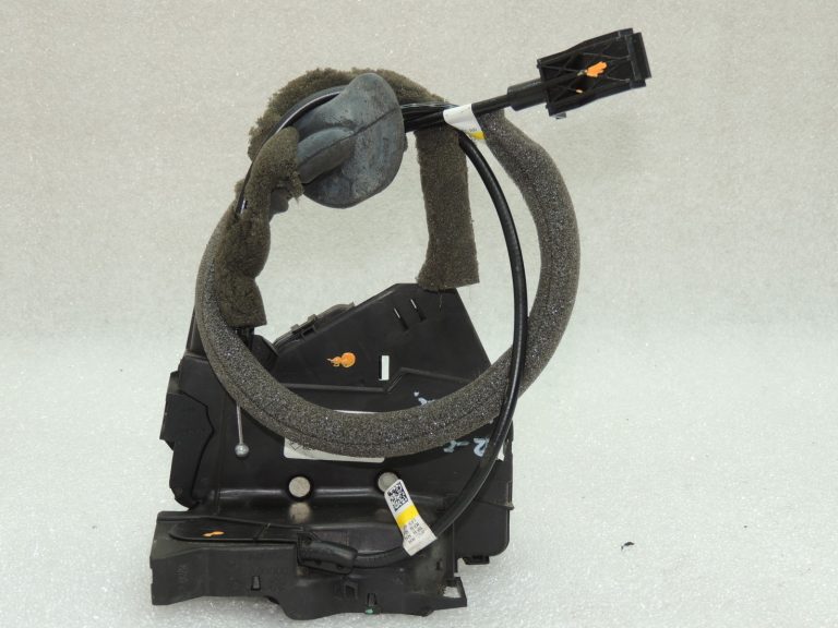 OEM Renault Espace V JFC aizmugurējo kreiso durvju slēdzene 825039389R