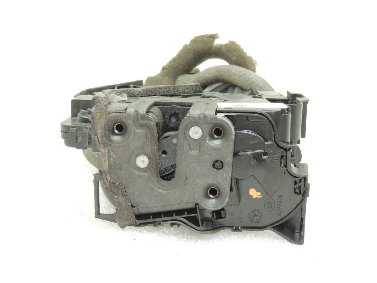 OEM Renault Espace V JFC aizmugurējo kreiso durvju slēdzene 825039389R