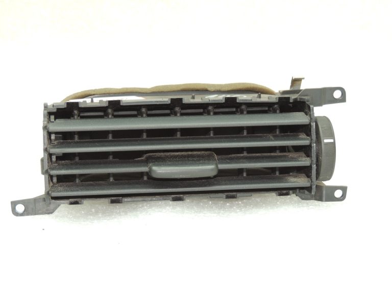 Volvo V70 III 3 ventilācijas režģis Ventilācijas režģis Priekšējais centrālais labais ventilācijas režģis 3075